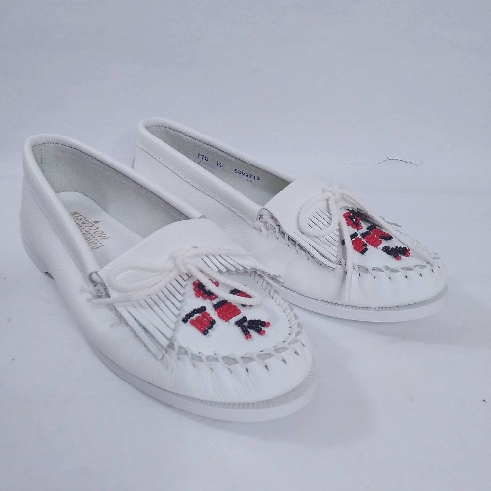 Minnetonka White Leather Beaded Moccasins Size 10